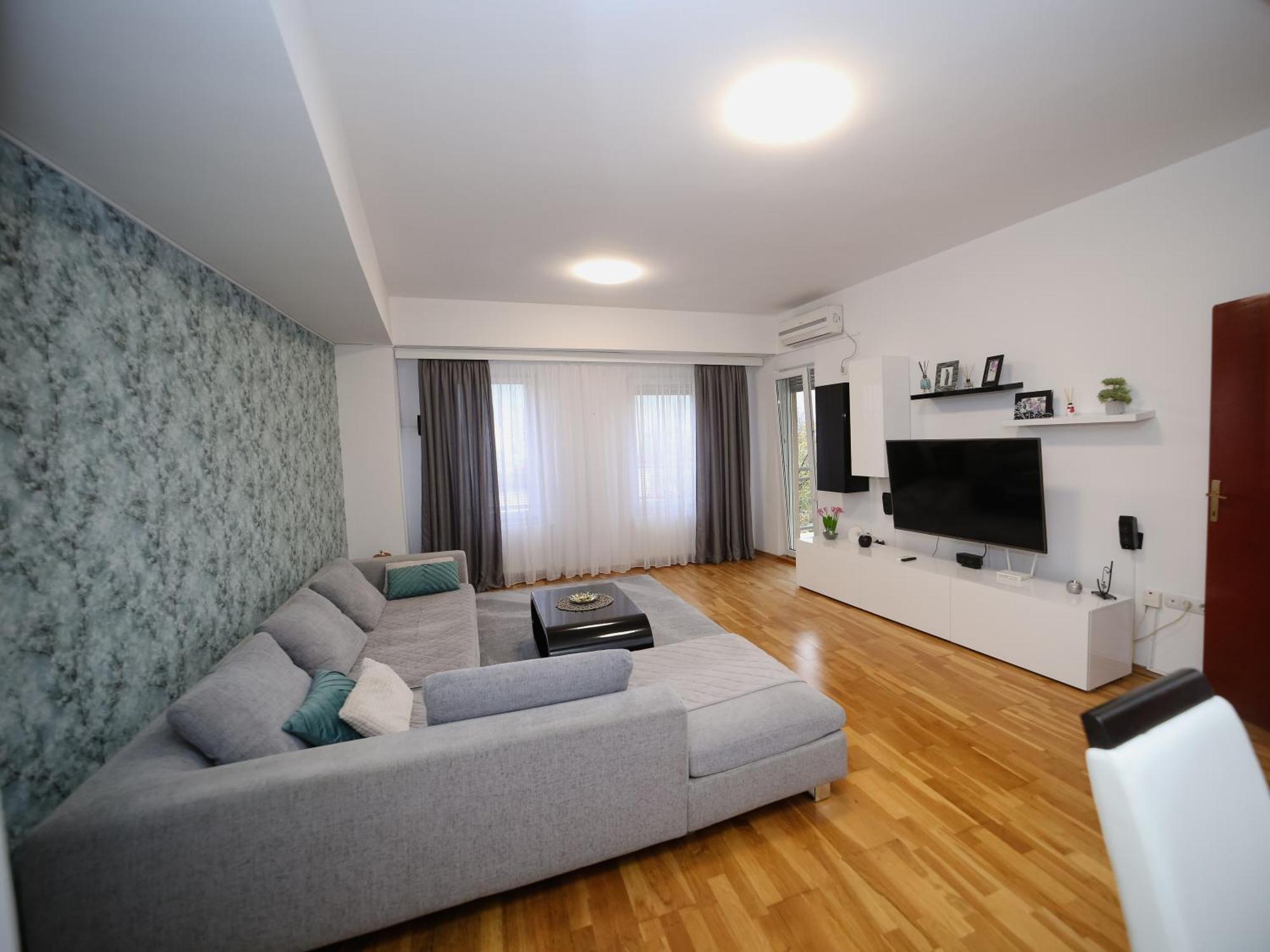 Iva Lux Stan Na Dan Lägenhet Banja Luka Exteriör bild