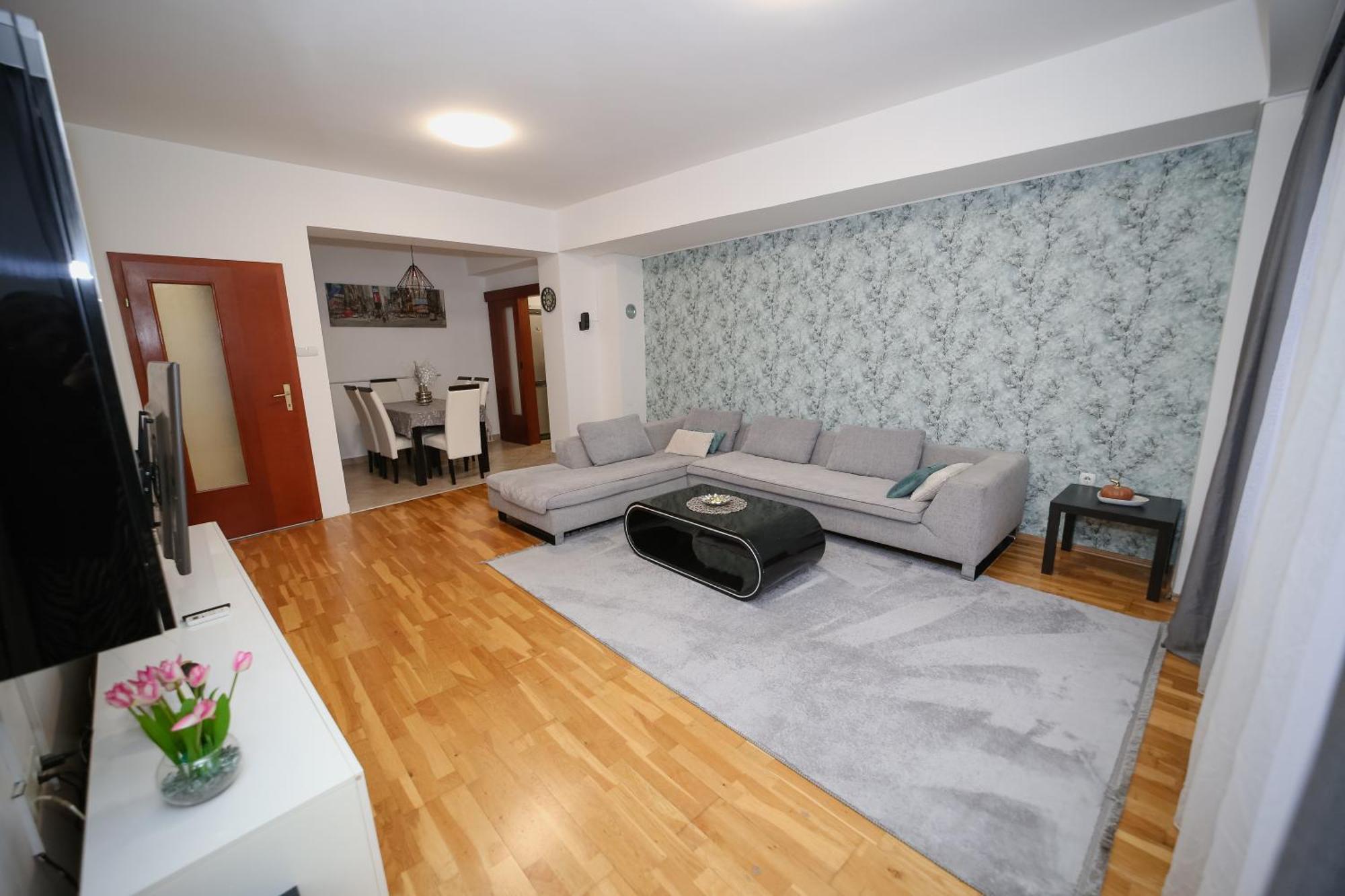 Iva Lux Stan Na Dan Lägenhet Banja Luka Exteriör bild