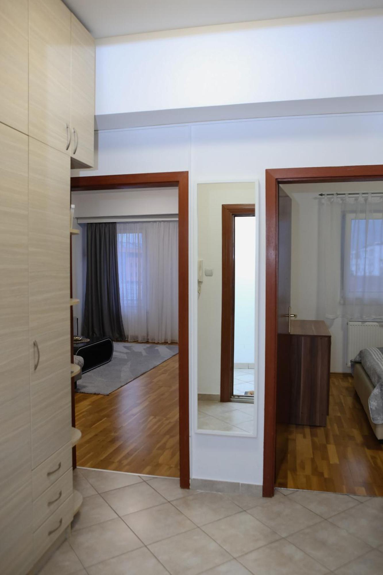 Iva Lux Stan Na Dan Lägenhet Banja Luka Exteriör bild